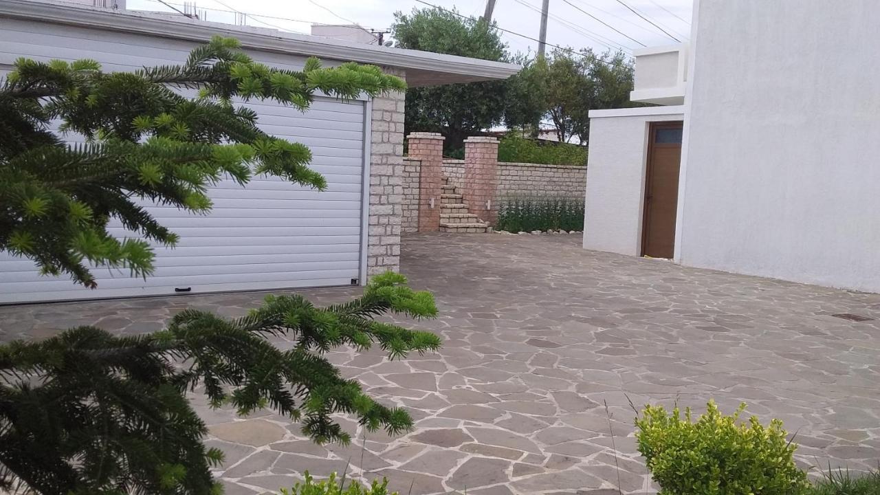 Mihal Suites Sarande Exterior photo
